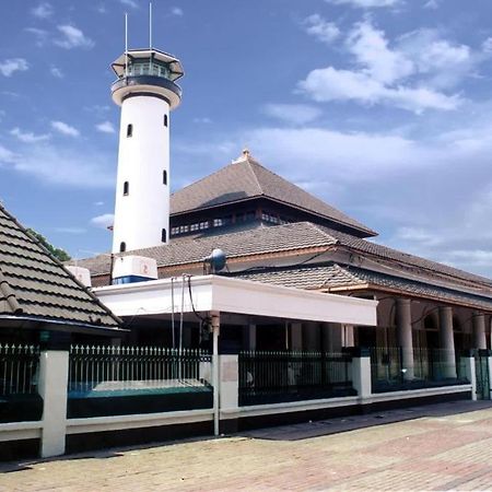 Hotel Graha Teras Syariah Surabaya Exterior foto