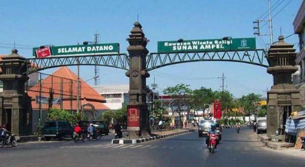 Hotel Graha Teras Syariah Surabaya Exterior foto